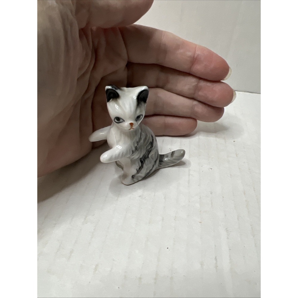 Vintage Black And White Cat Kitten Figurine Trinket Miniature